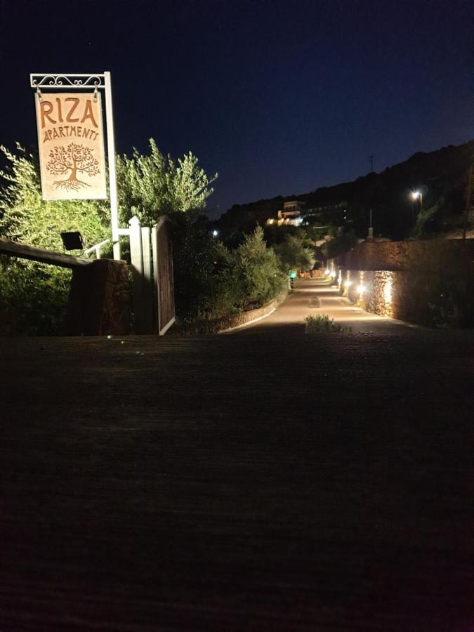 Riza Apartments Kardhamili Esterno foto