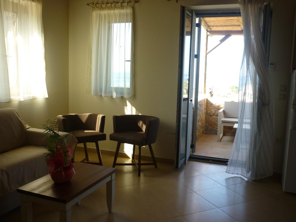 Riza Apartments Kardhamili Esterno foto