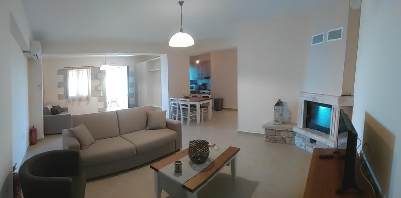 Riza Apartments Kardhamili Esterno foto