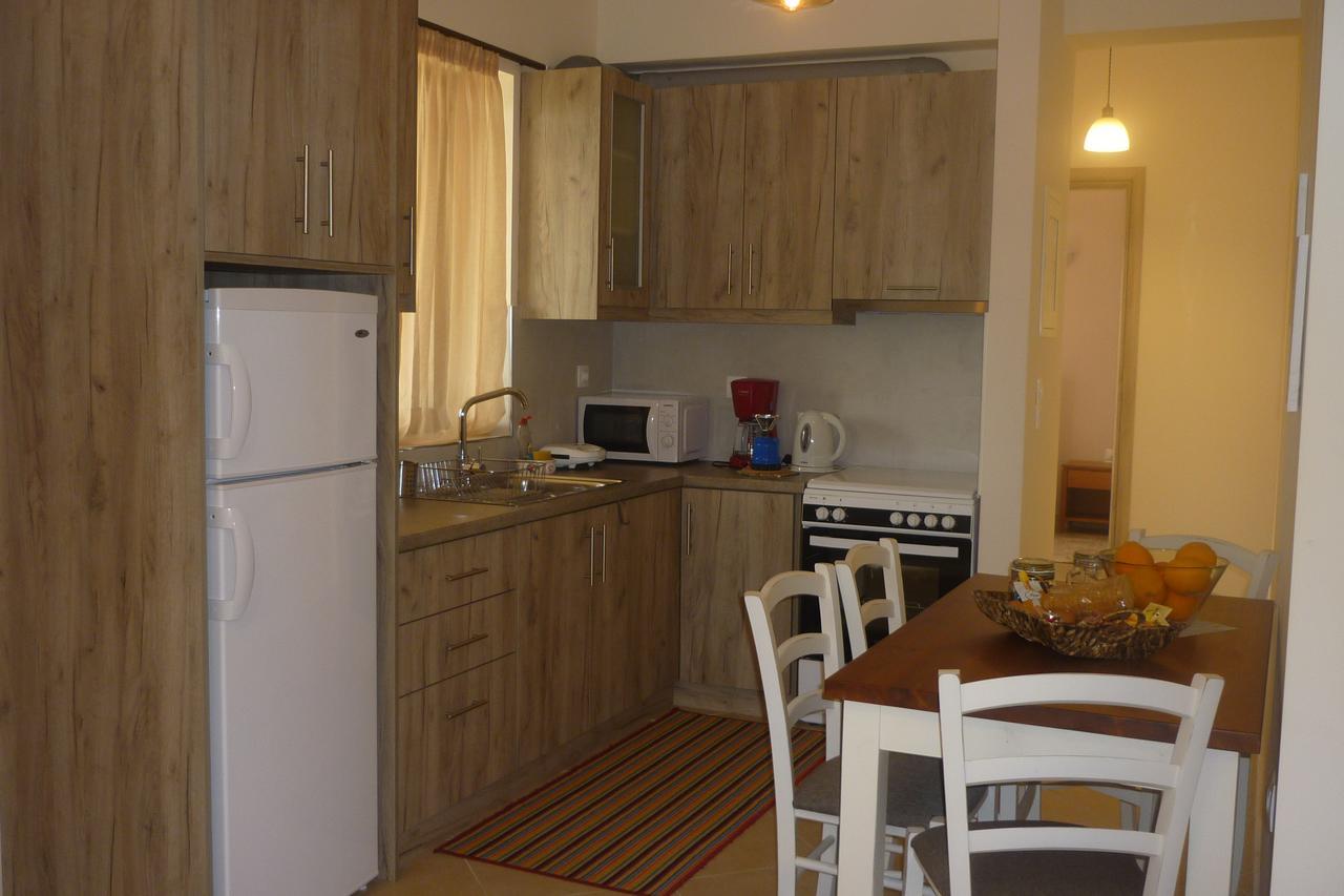 Riza Apartments Kardhamili Esterno foto